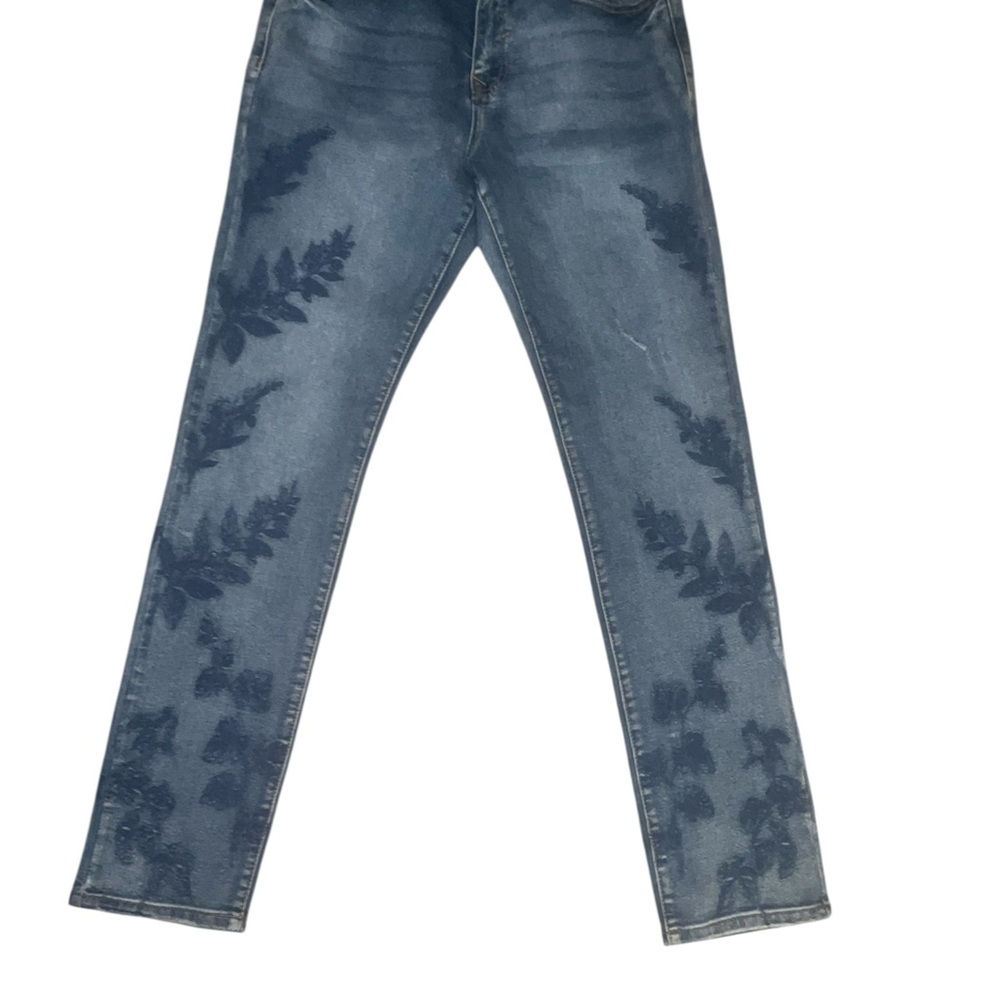Forever 21 Blue Skinny Jeans with Modern Style